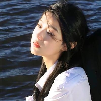 怕羞的黄莺